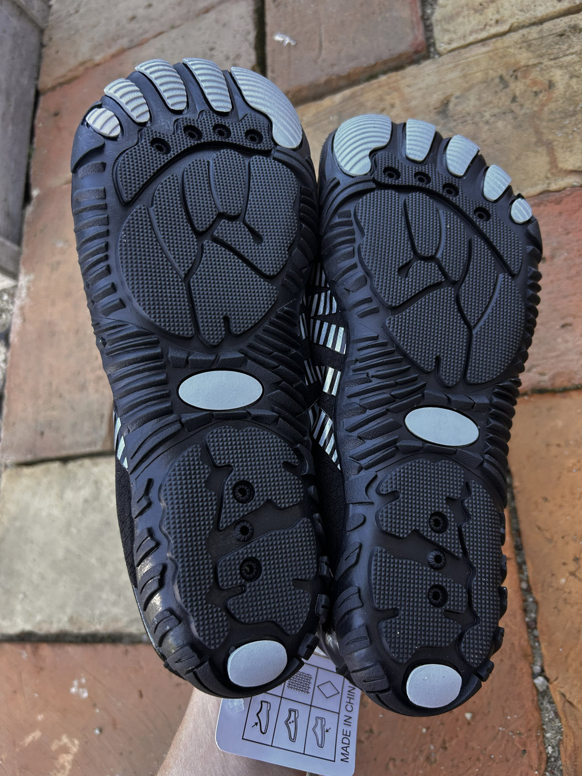 Buty do wody barefoot czarne z odblaskami 38